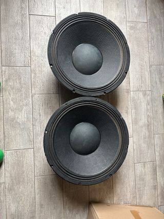 Subwoofers JBL Tornados 18 2200 (2 unidades)