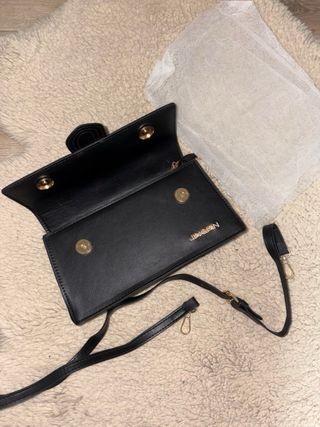 Bolso de mano negro elegante