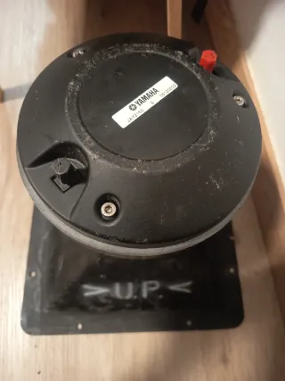 Altavoz Profesional Yamaha IF2115/64