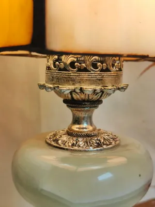 Lampada da tavolo Tiffany vetro,metallo e onice