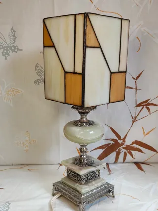 Lampada da tavolo Tiffany vetro,metallo e onice