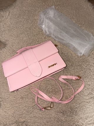 Bolso de mano rosa elegante