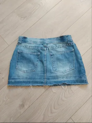 Zara Talla S-M - Minifalda bajo deshilachado