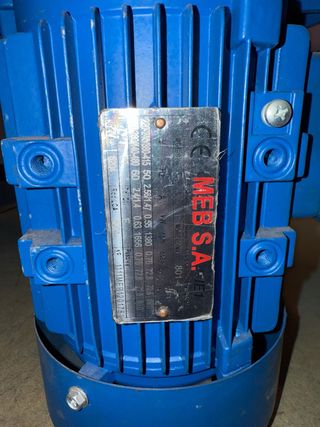 Motor Eléctrico Trifásico 0.55 KW B5