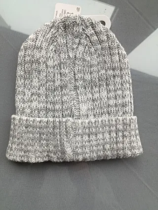 Gorro gris jaspeado. Nuevo