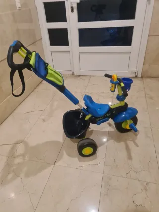 Triciclo infantil azul y verde