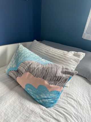 Cama 90 Kibuc Azul y Blanca