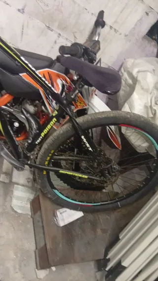 Bicicleta profesional Poison