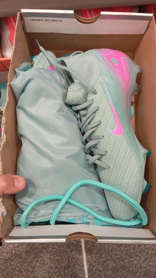 Botas de fútbol Nike Mercurial Gama Alta. NUEVAS