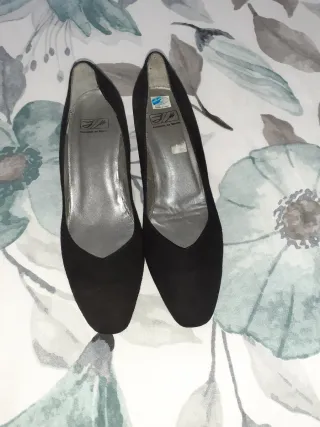 Zapatos salón ante negros talla 40