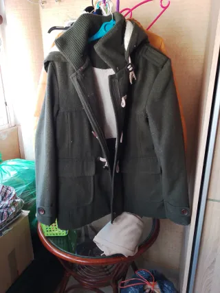 Varietà di cappotti con cappuccio da donna