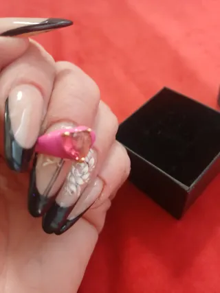 Anello cuore rosa con pietra rossa