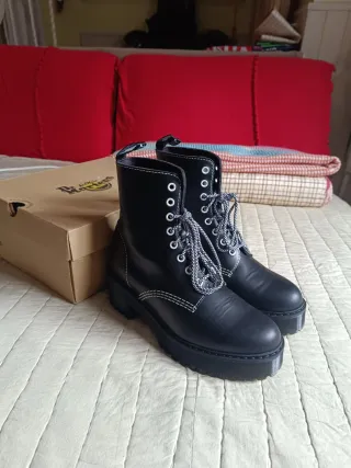 Stivali Dr Martens Shriver Hi CS con piattaforma alta