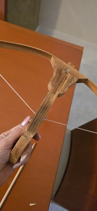 Balestra in legno fatta a mano