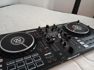 Controladora DJ Numark Mixtrack Pro FX