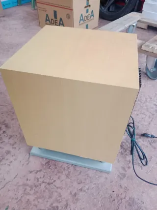 SUBWOOFER Y ALTAVOCES