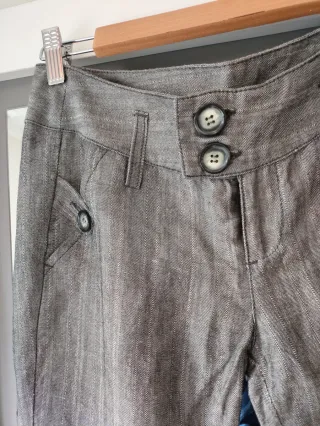 Pantalón Bershka gris T.36