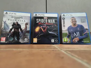 PlayStation 5 + 2 controller DualSense + 3 giochi