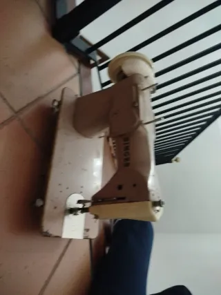 Máquina de coser Singer antigua