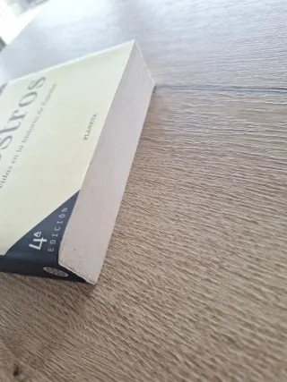 Los nuestros: cien vidas en la historia de España