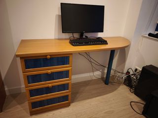 Cama nido con arcón y mesa auxiliar