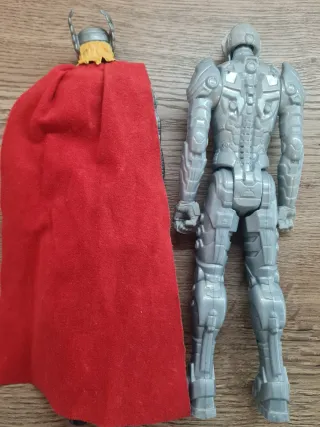 Set Figuras Thor y Ultron Marvel 30cm