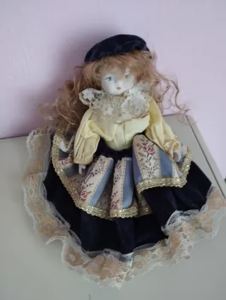 Bambole da collezione in ceramica