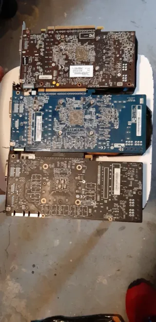 Lote De Tres Tarjetas Graficas Sin Probar (Piezas)