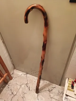 Bastón de madera natural