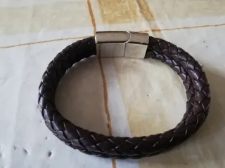 Pulsera trenzada cuero marrón y cierre plata