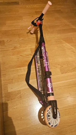 Patinete Oxelo morado con luz, plegable. PERFECTO.