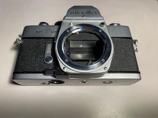 Cámara Minolta SRT 101 Plata y Negra