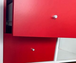Cajoneras rojas IKEA