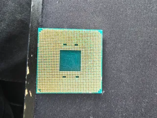 AMD Ryzen 7 5700X3D Processador --negociável