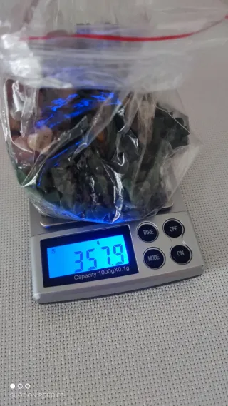 Lote chips minerales varios.