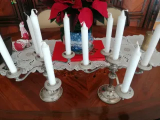Candelabros plateados para 5 velas. Dos candelabro