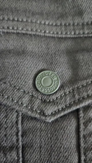 Cazadora vaquera Levi's negra