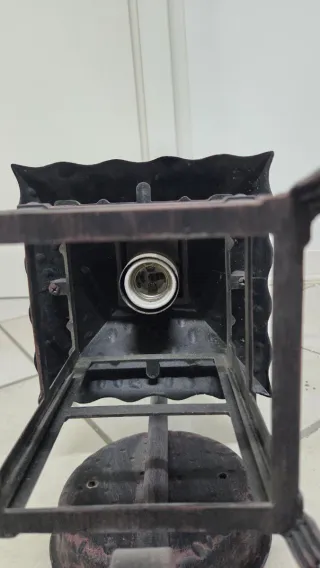 Lampada da esterno in ferro battuto