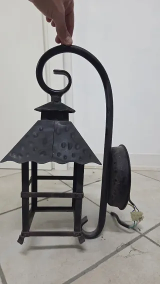 Lampada da esterno in ferro battuto
