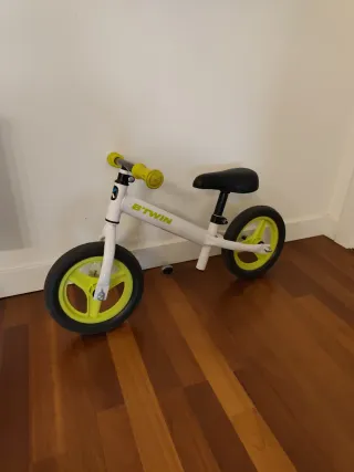 Bicicleta sin pedales B'Twin blanca nueva