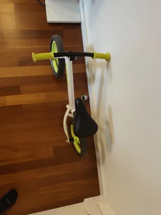 Bicicleta sin pedales B'Twin blanca nueva