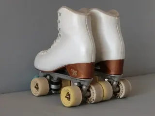 Pattini a rotelle bianchi Risport Venus 240 (36)