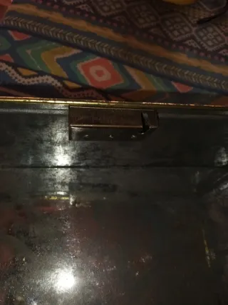 Caja antigua decorada