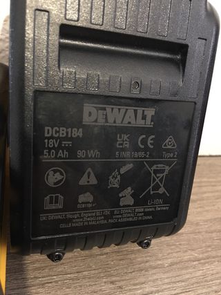 Cargador Dewalt DCB1104 y 2 Baterías DeWalt 18V5ah