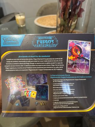 Caja Entrenador Élite Pokémon Fuegos Fantasmales