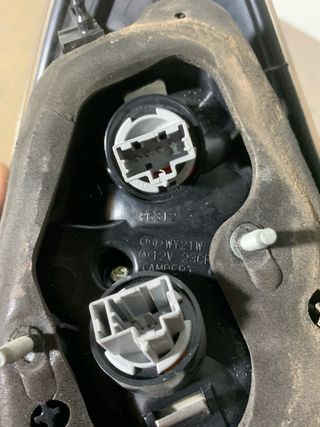 Piloto trasero derecho exterior original Mazda 3