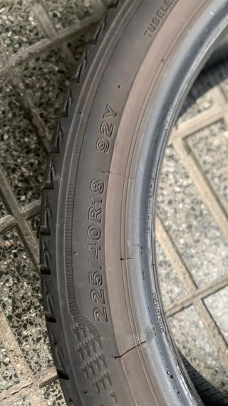 Neumáticos Bridgestone 225/40 R18