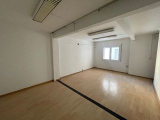 Oficina en alquiler en Eixample Nord – La Devesa en Girona