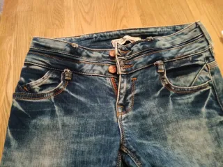 Pantalones vaqueros Bershka Talla 38