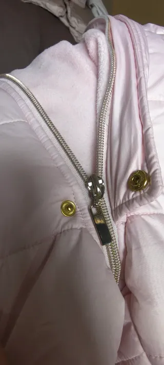 Mono de bebé con capucha impermiable para nieve